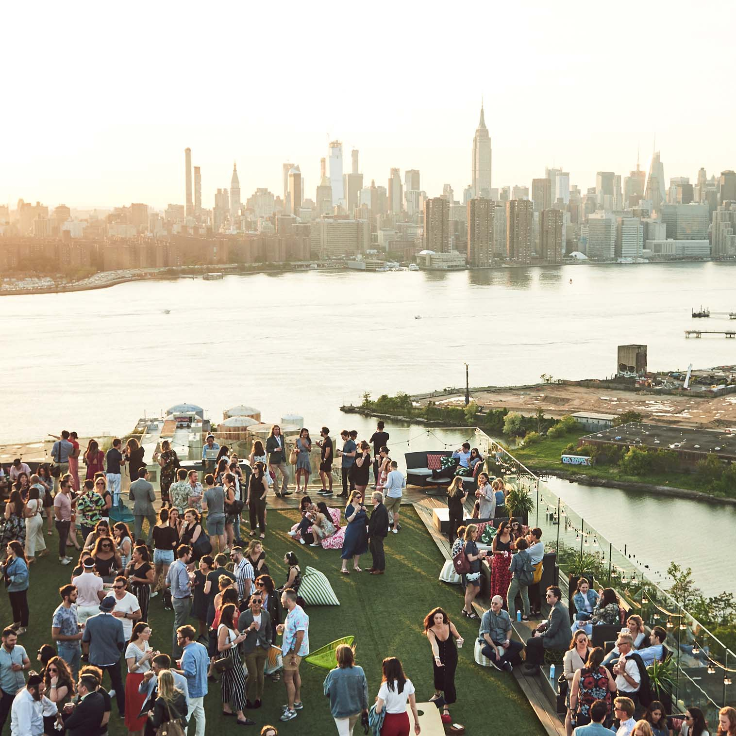 The Best NYC Rooftop Bars to Bring Your Friends to