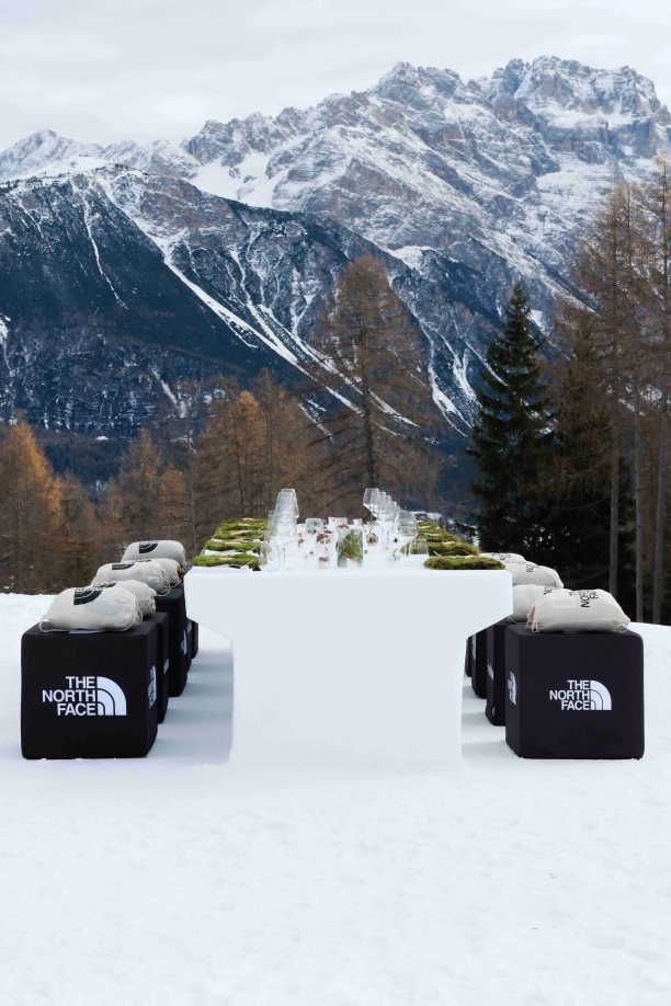 Subzero Social Season: How to Host a Snow Table Dinner (and the Alpine Pros Doing It Best)