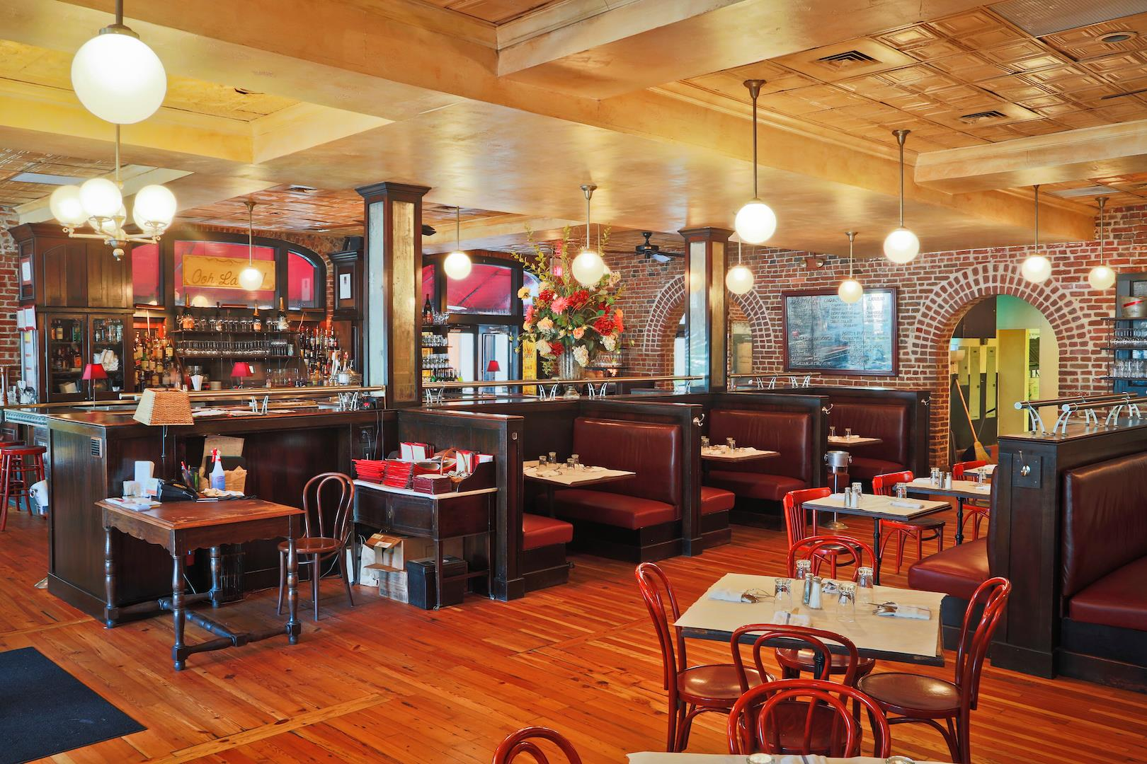 Upstairs at 39 Rue de Jean