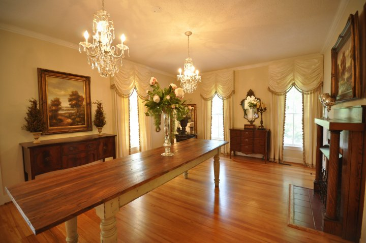 Southern House and Garden