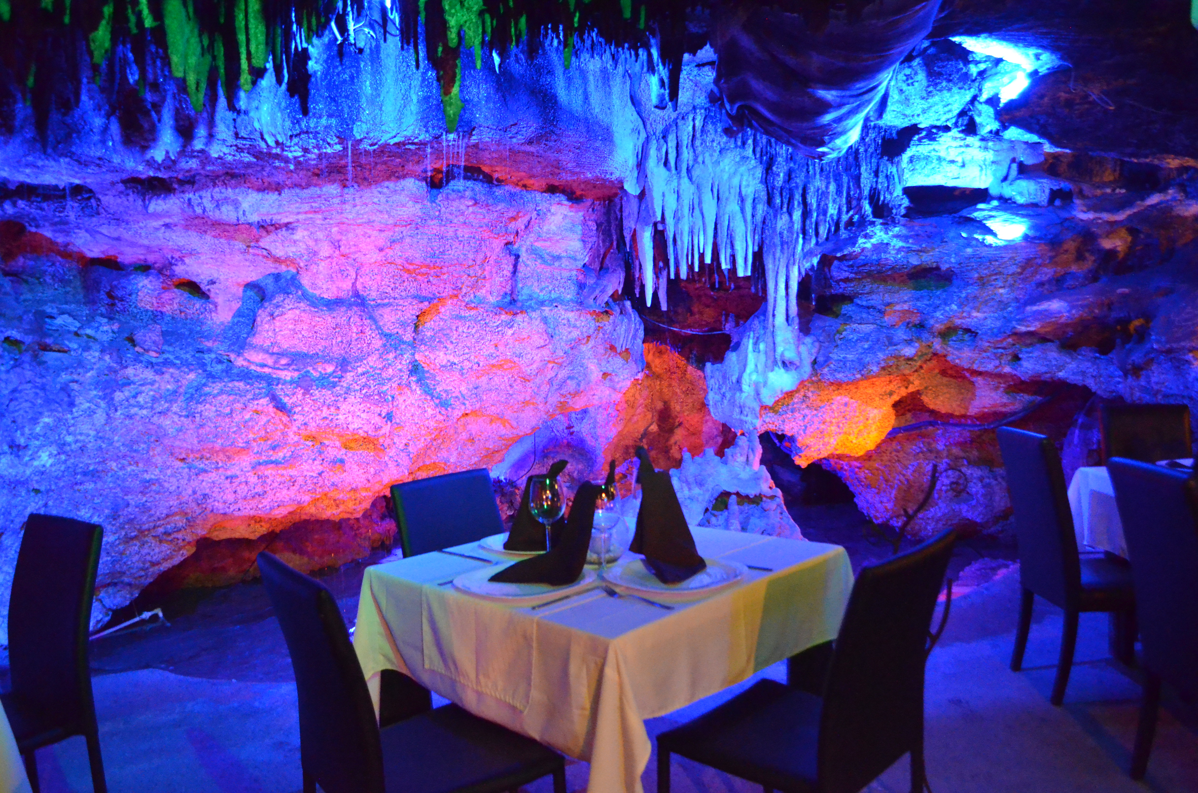 Alux Restaurant Bar and lounge