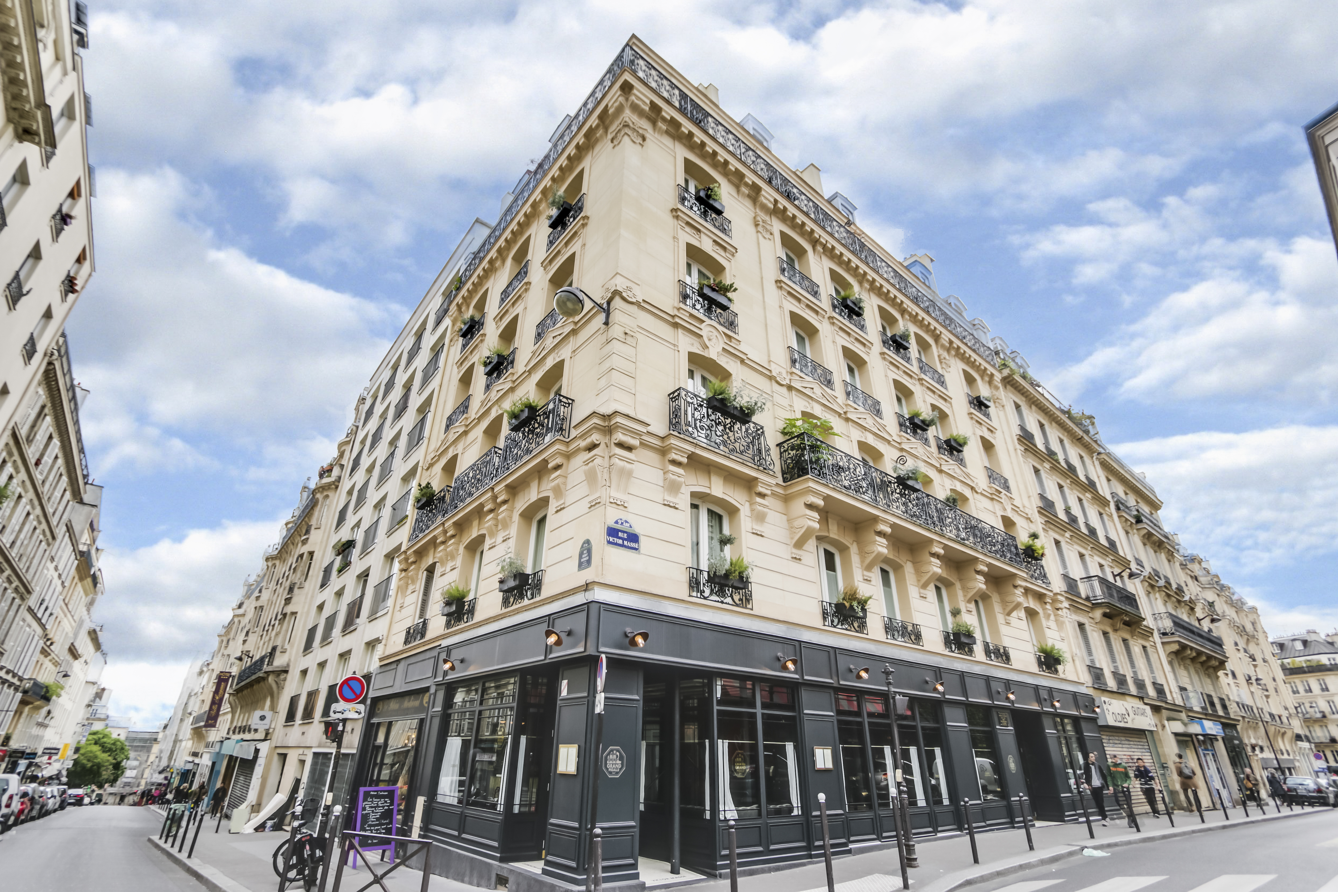 Grand Pigalle Hotel