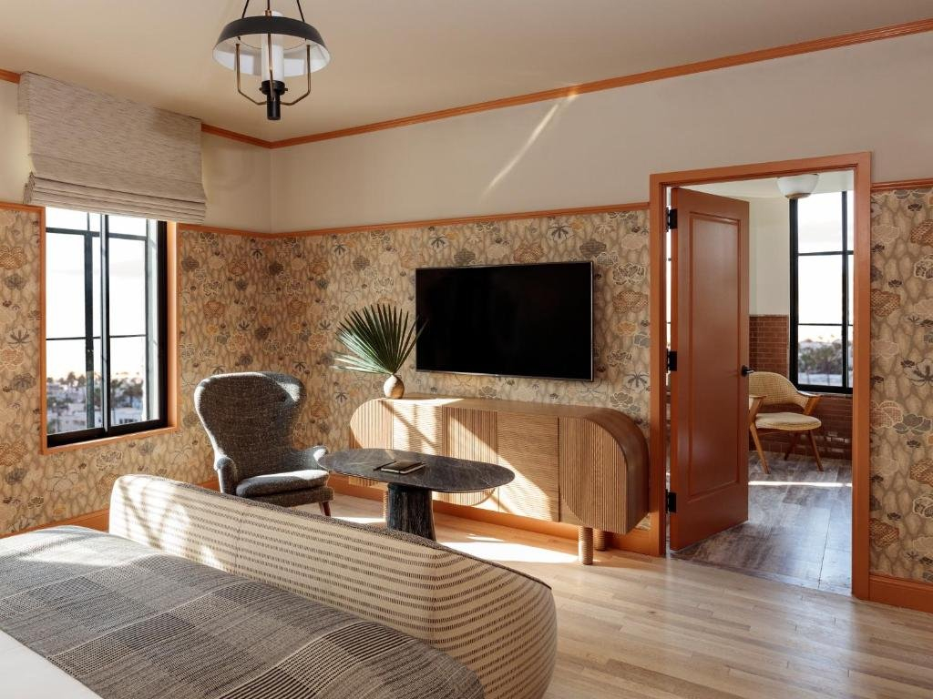 Santa Monica Proper Hotel