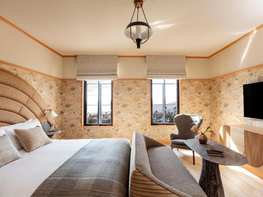 Santa Monica Proper Hotel