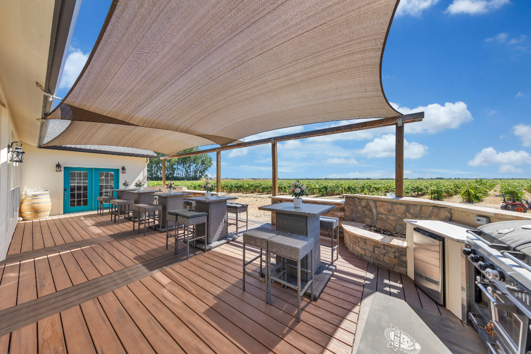 Luxe & Comfy Vineyard Estate ~ Breathtaking Views!