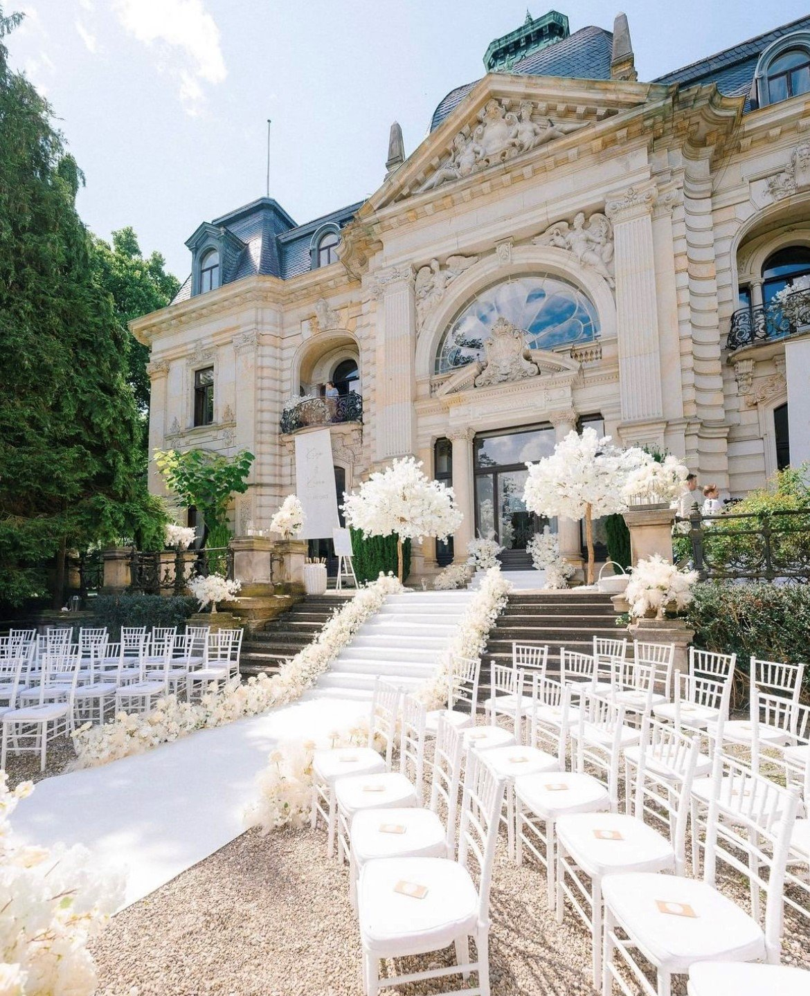 STELLA RHENI | The Luxury Estate