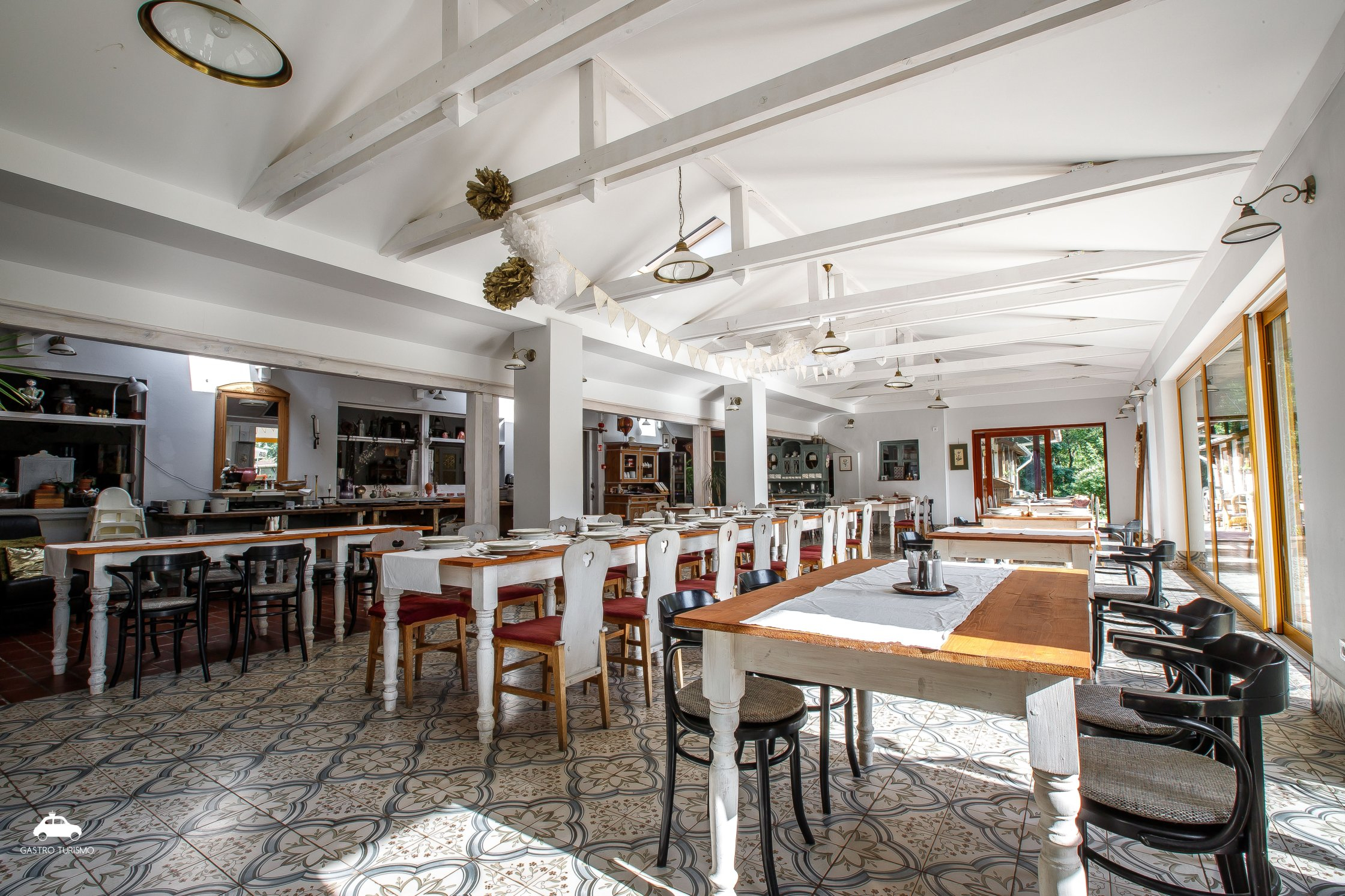 Nomad Hotel & Glamping