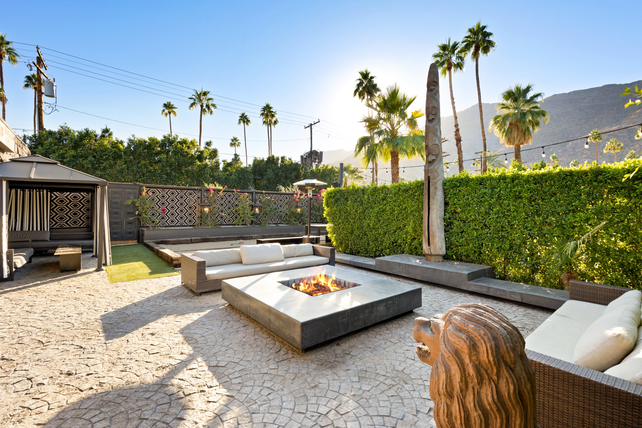 Mr. Lyons Steakhouse