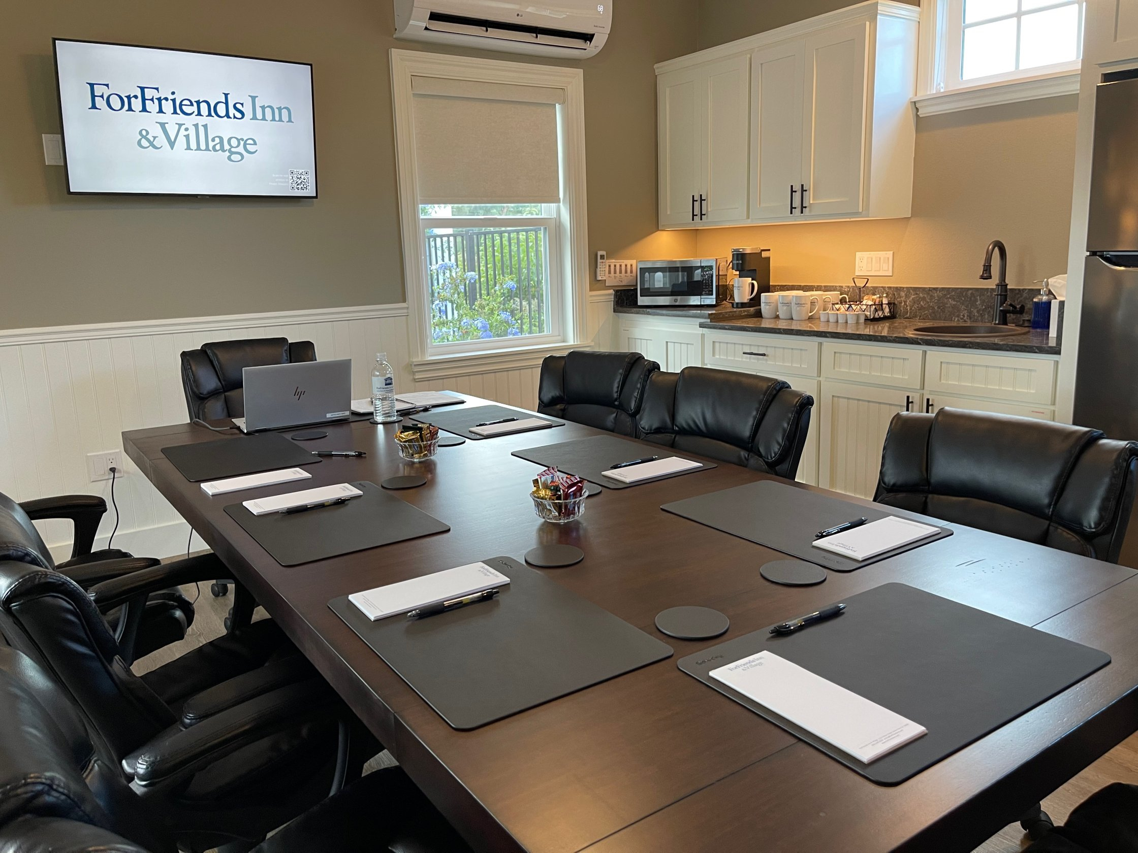 ForFriends Inn & Village