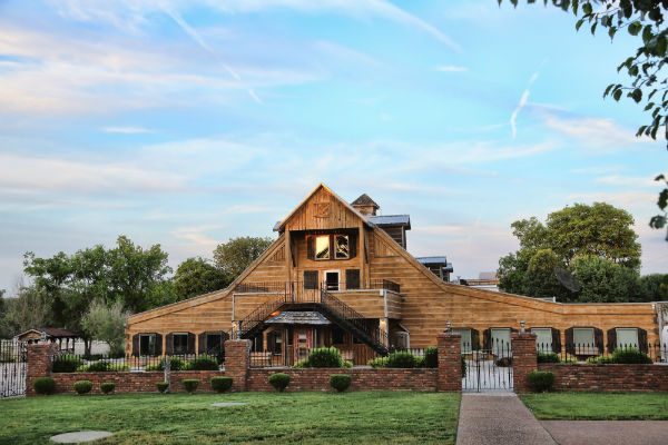 Legacy-Farms-Nashville-weddings-Event-Center-barn-wedding Legacy Farms