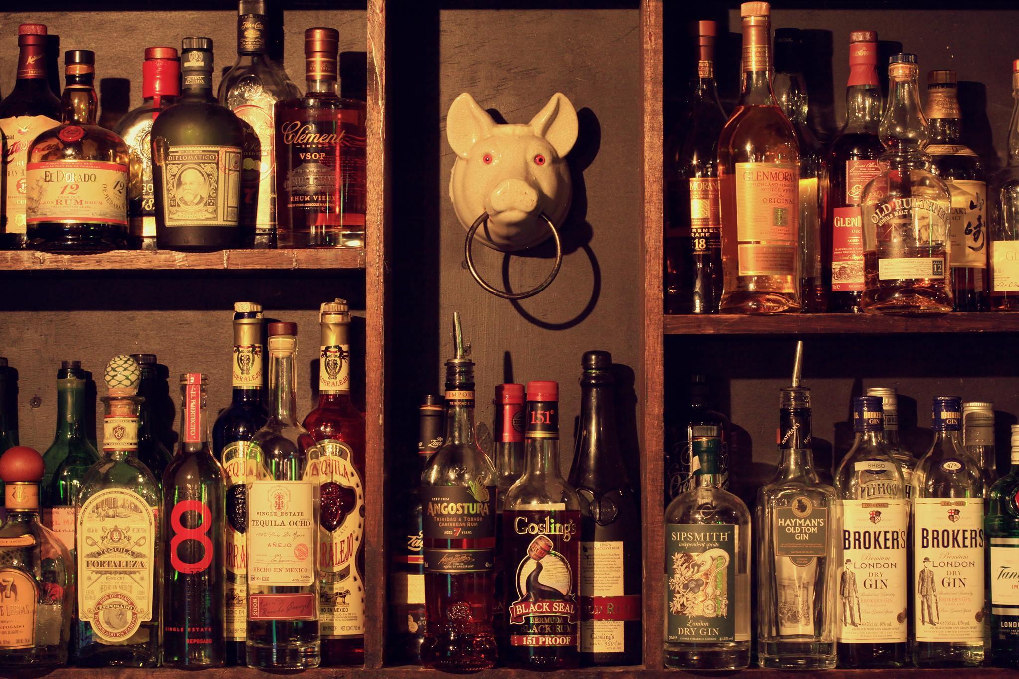 Calm_Beautiful_EatingHouse_Bar_Australia The Commons Local Eating House & Downtown Bar