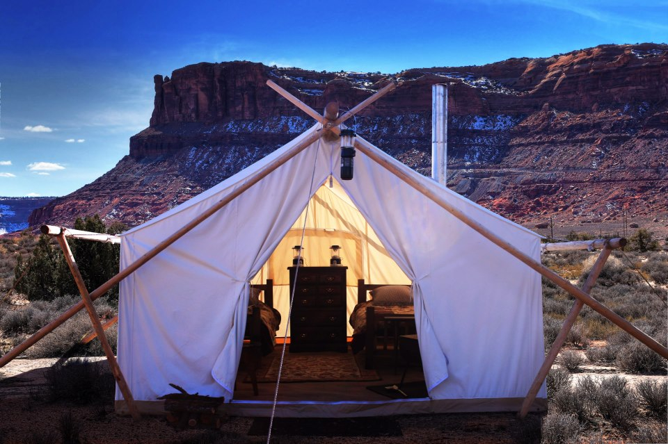 glamping-wedding-venue Under Canvas Moab