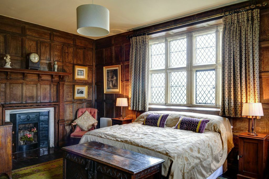 Elmore-Court-English-Countryside-Estate-Venue-2 Elmore Court