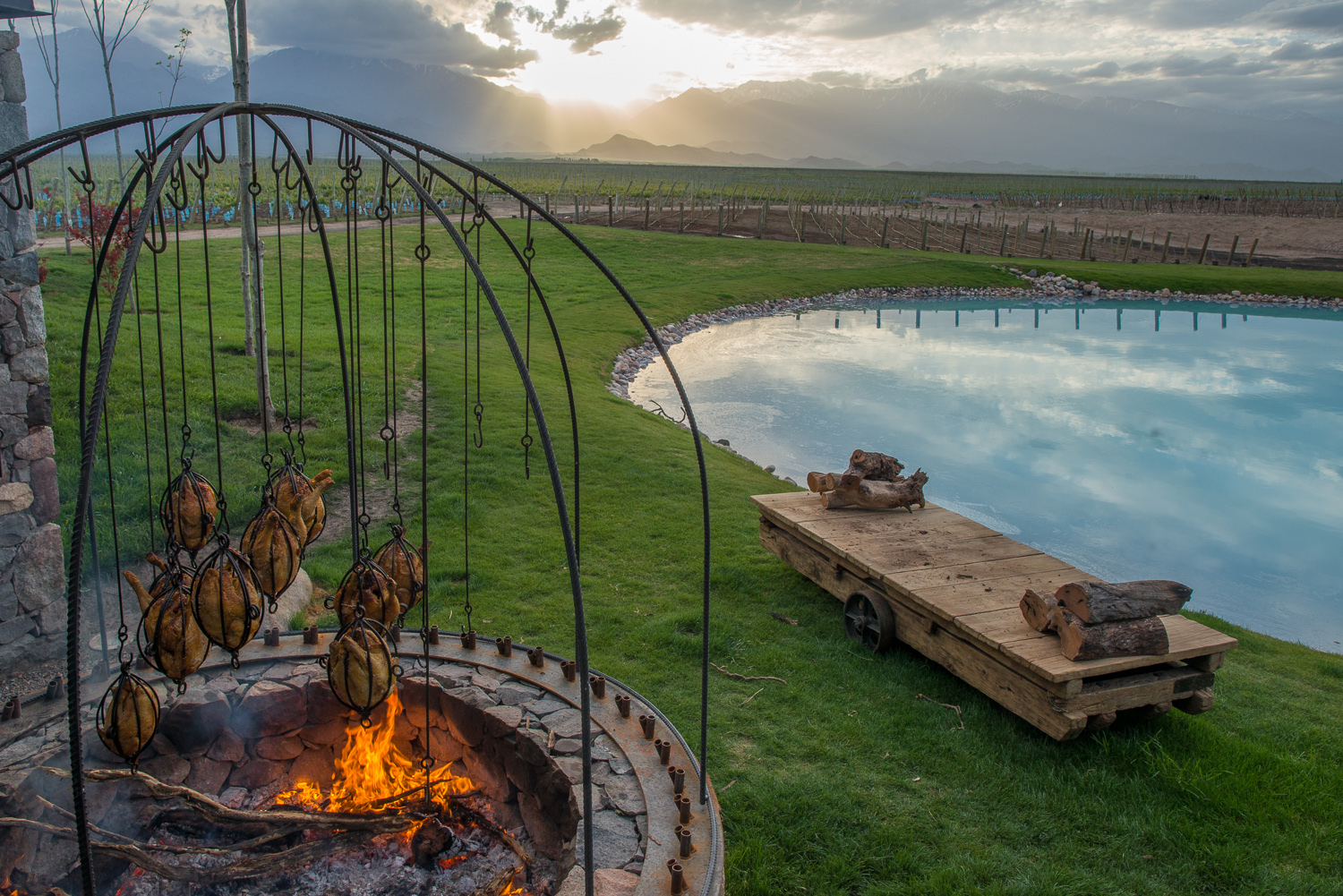 7-Fuegos-Lago The Vines Resort