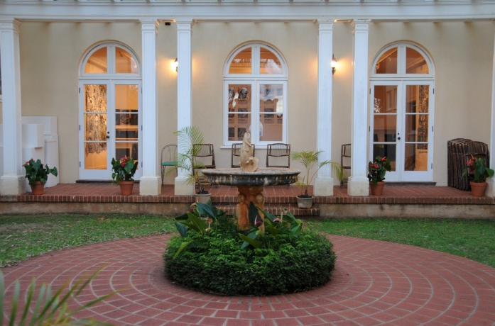 hui no'eau - exterior -3 Hui No'eau Visual Arts Center - Maui