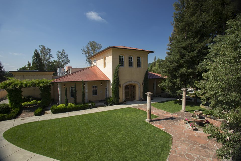 10154540_10152697654913852_538265087_n Trentadue Winery