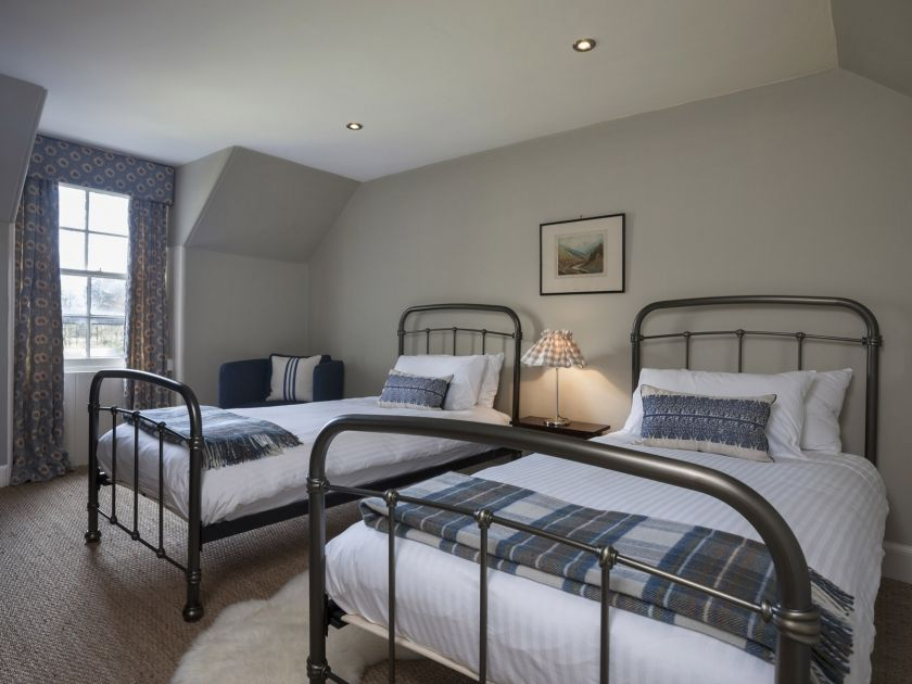 cropInchyra4Y7Z5271AngusBremnerx--1 The Byre at Inchyra