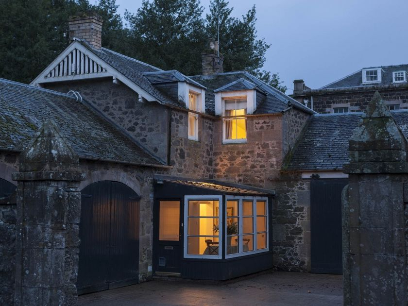 cropInchyra4Y7Z5507AngusBremnerx2 The Byre at Inchyra