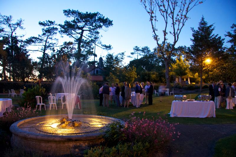 evening-cocktail-party-in-garden Villa La Tosca