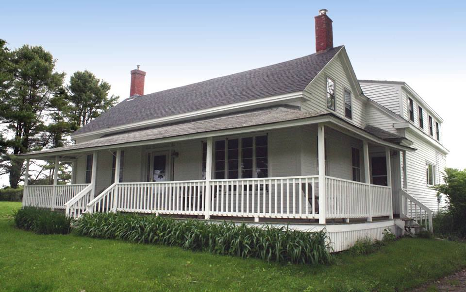 602393_402811039831491_243141000_n The Casco Farmhouse