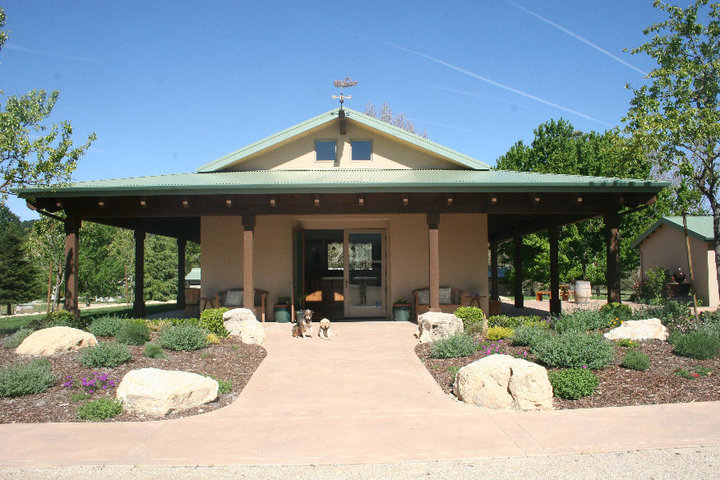 62233_134387629940704_8032866_n Thacher Winery