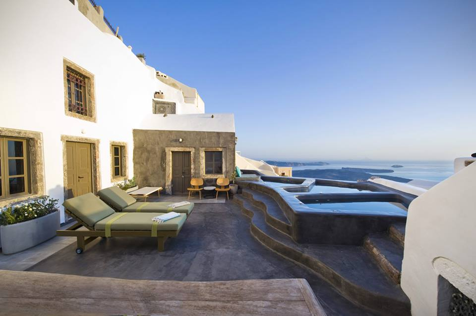 11140273_796016120512398_6323106636039496159_n Sophia Luxury Suites