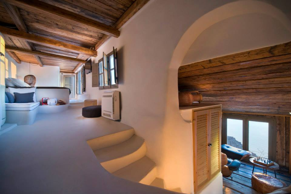 11216576_778331748947502_2385938510470544897_n Sophia Luxury Suites