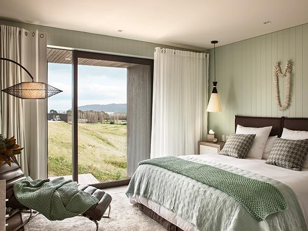 2-bedroom-plus-den-villa-1 The Kinloch Club