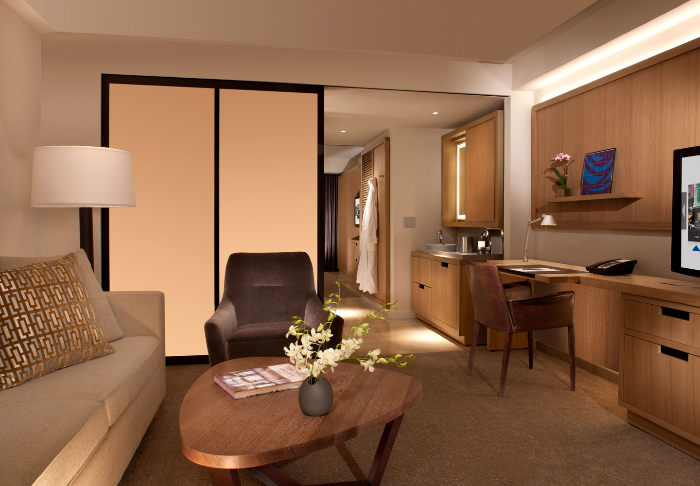 gallery_larger_suites_Deluxe-Suite-Living-Room Conrad New York