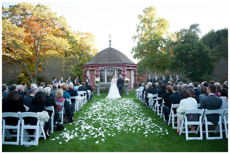 7ac7dd470ab33f2513027e6dba33fd53 The Estate at Moraine Farm