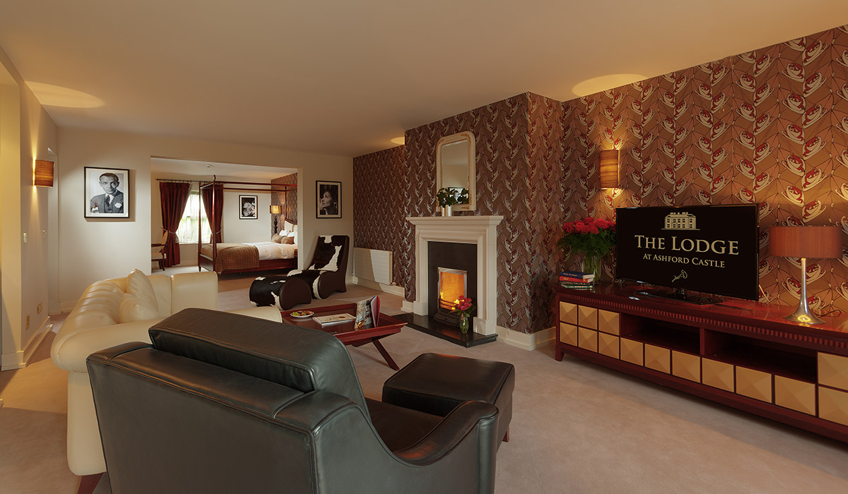 LD_StJulienLakeViewSuite_001_1200x700 The Lodge at Ashford Castle