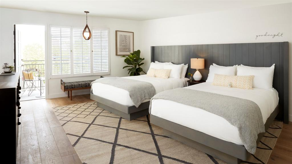 The_Landsby_Premium_Balcony_Two_Queens The Landsby