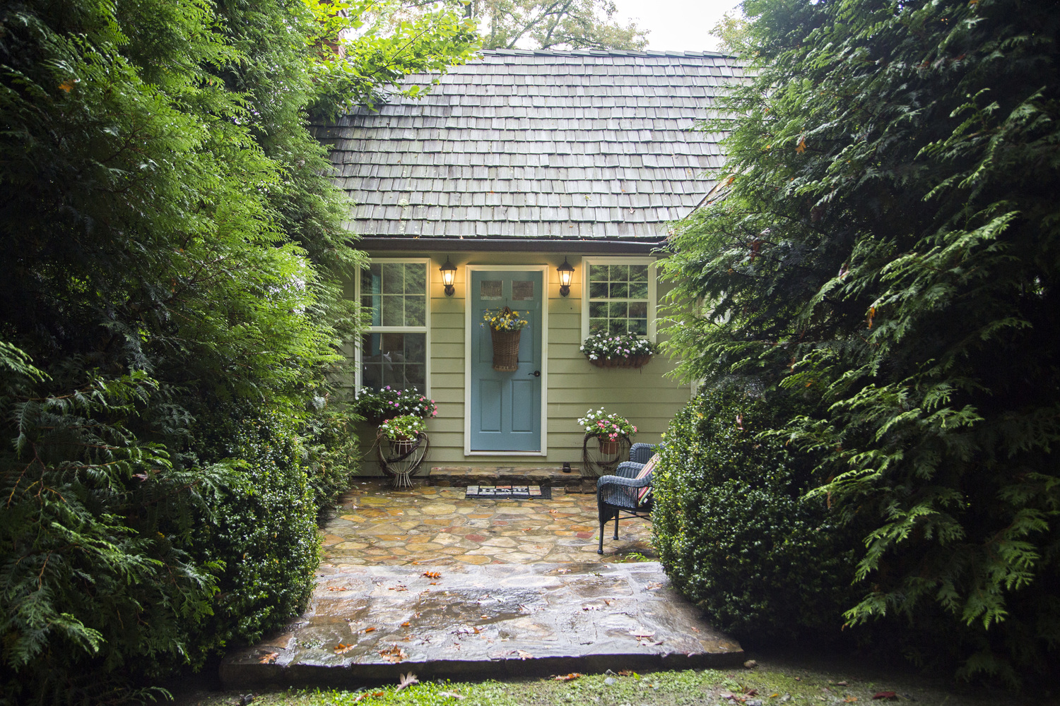 The_Vineyard_at_37_High_Holly_Farmhouse The Vineyard at High Holly