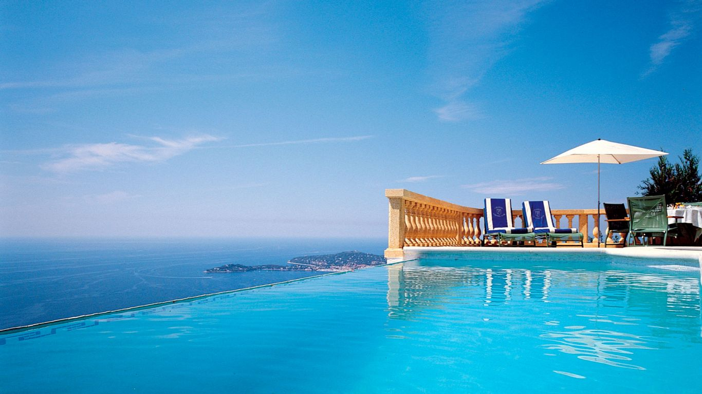 chateau_france_outdoor_pool_eze Château de la Chèvre d'Or