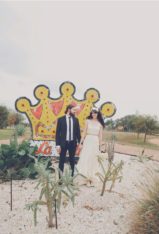 desert-texas-wedding Rancho Pillow
