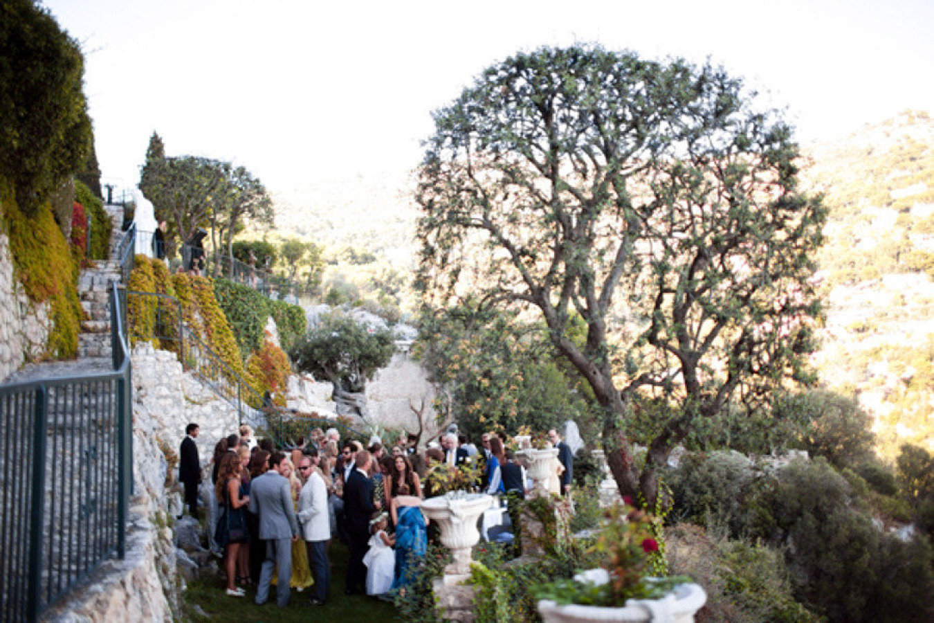 french-riviera-classic-wedding-5 Château de la Chèvre d'Or
