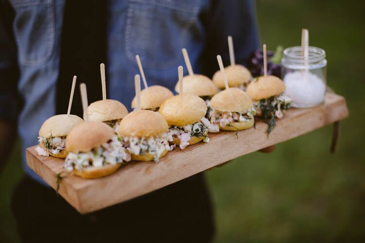 unspecified-2 Handsome Hollow