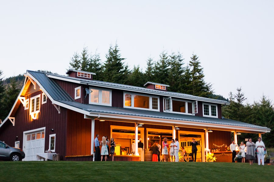 Gorge-Crest-Vineyards-Wedding-36 Gorge Crest Vineyards