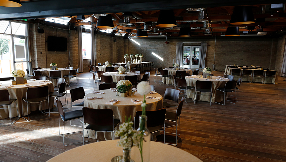 TSR_925x525_guts_5 The Showcase Room