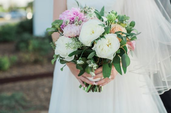 pink-and-white-texas-wedding-3 Rustic Grace Estate