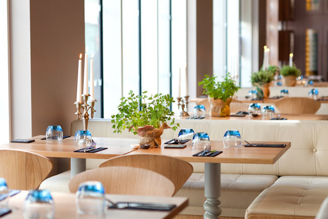 28288_128121050535374_7785185_n The Anthologist