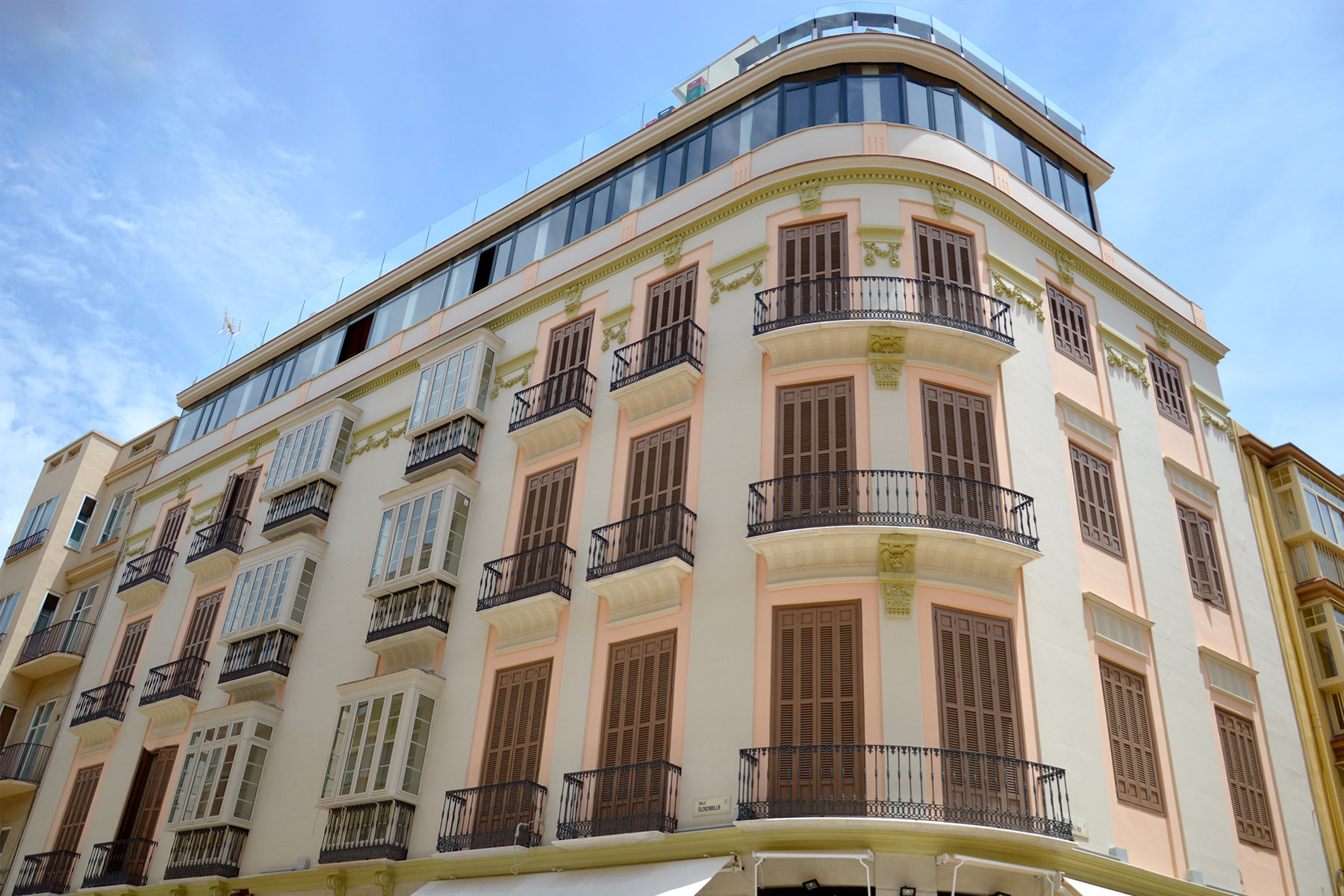 alcazaba-premium-hostel-7 Batik