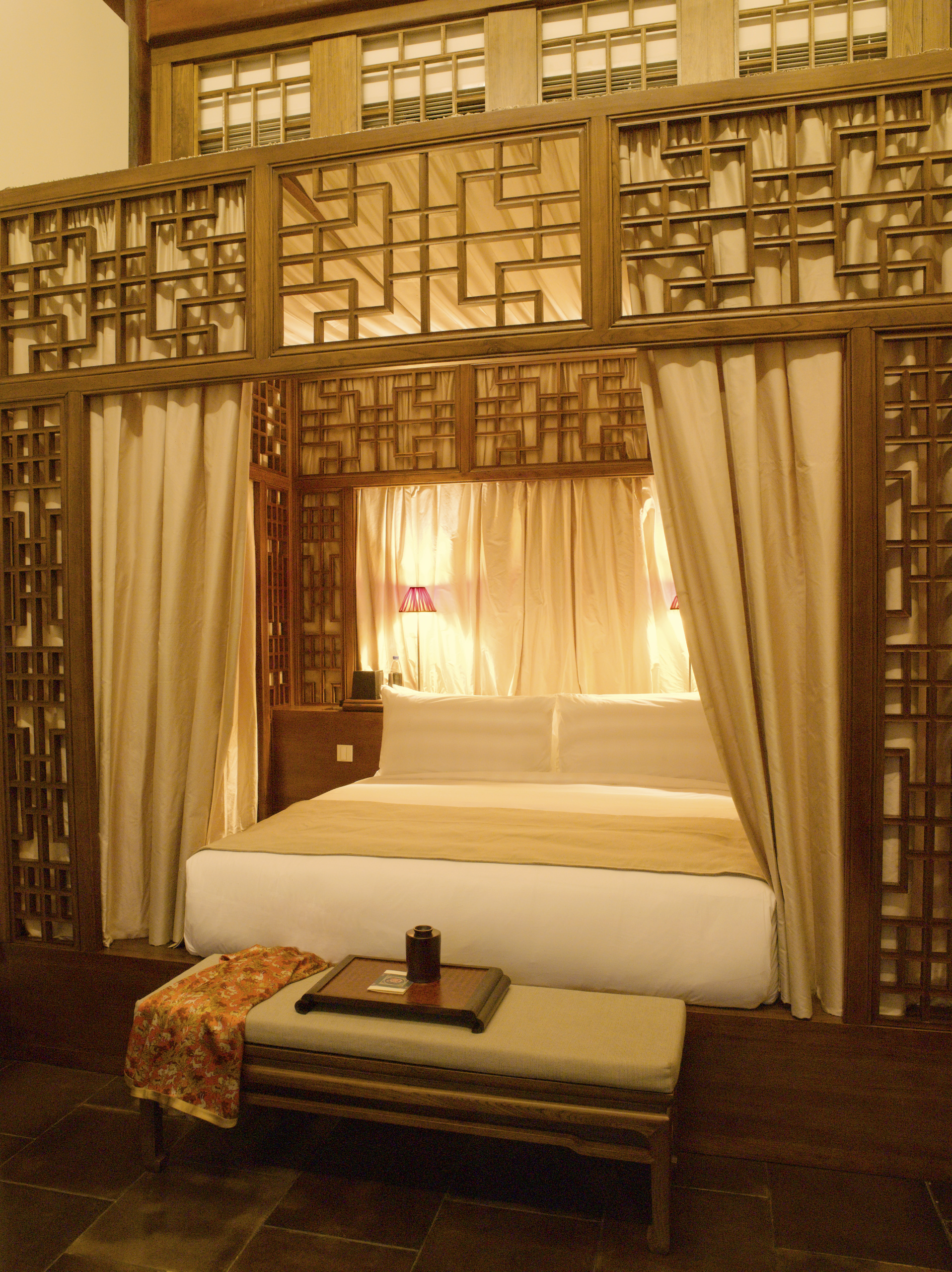 Courtyard Deluxe Suite Bedroom_High Res_2297 Aman at Summer Palace