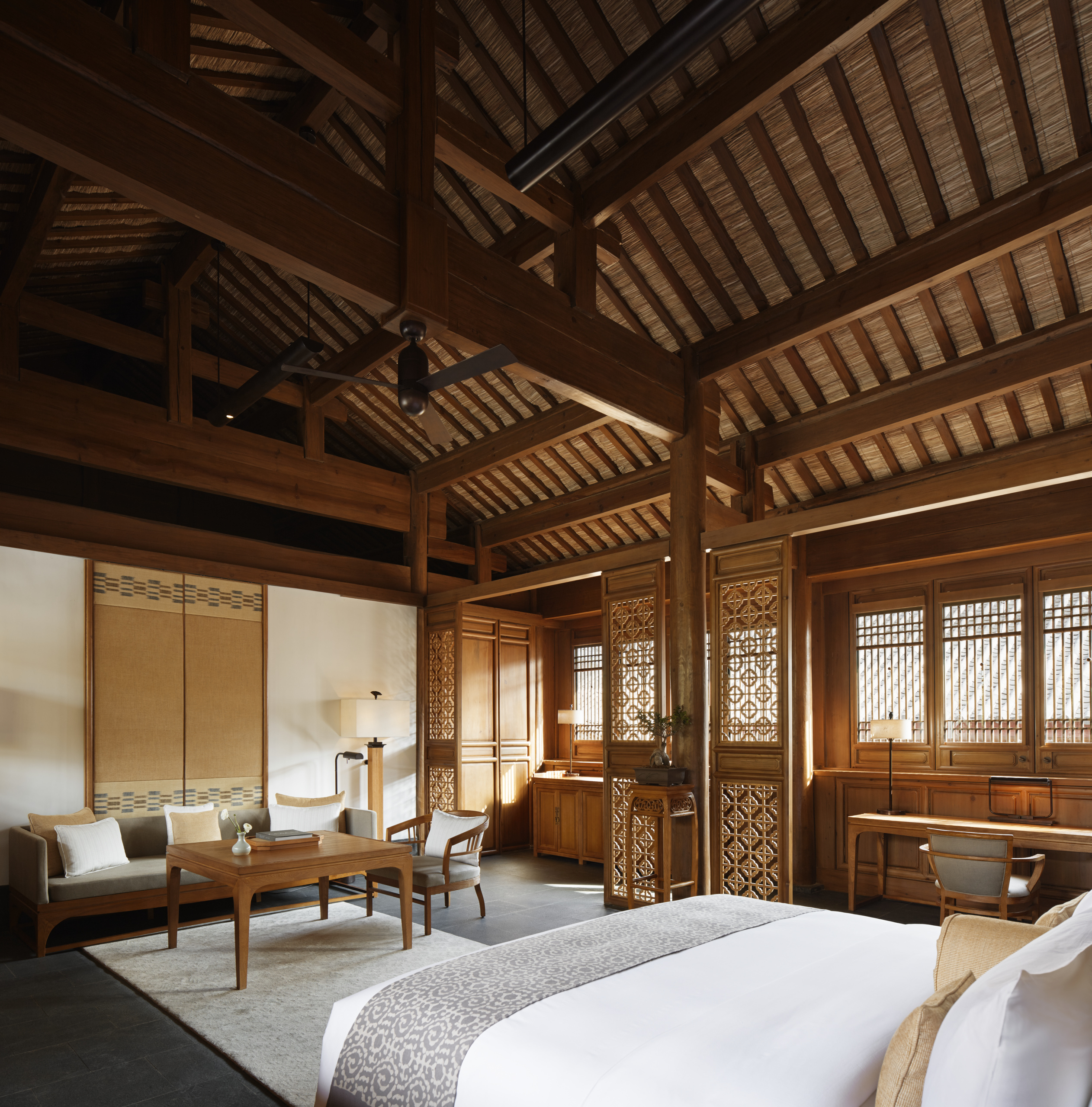 Deluxe Suite bedroom_High Res_608 Amandayan