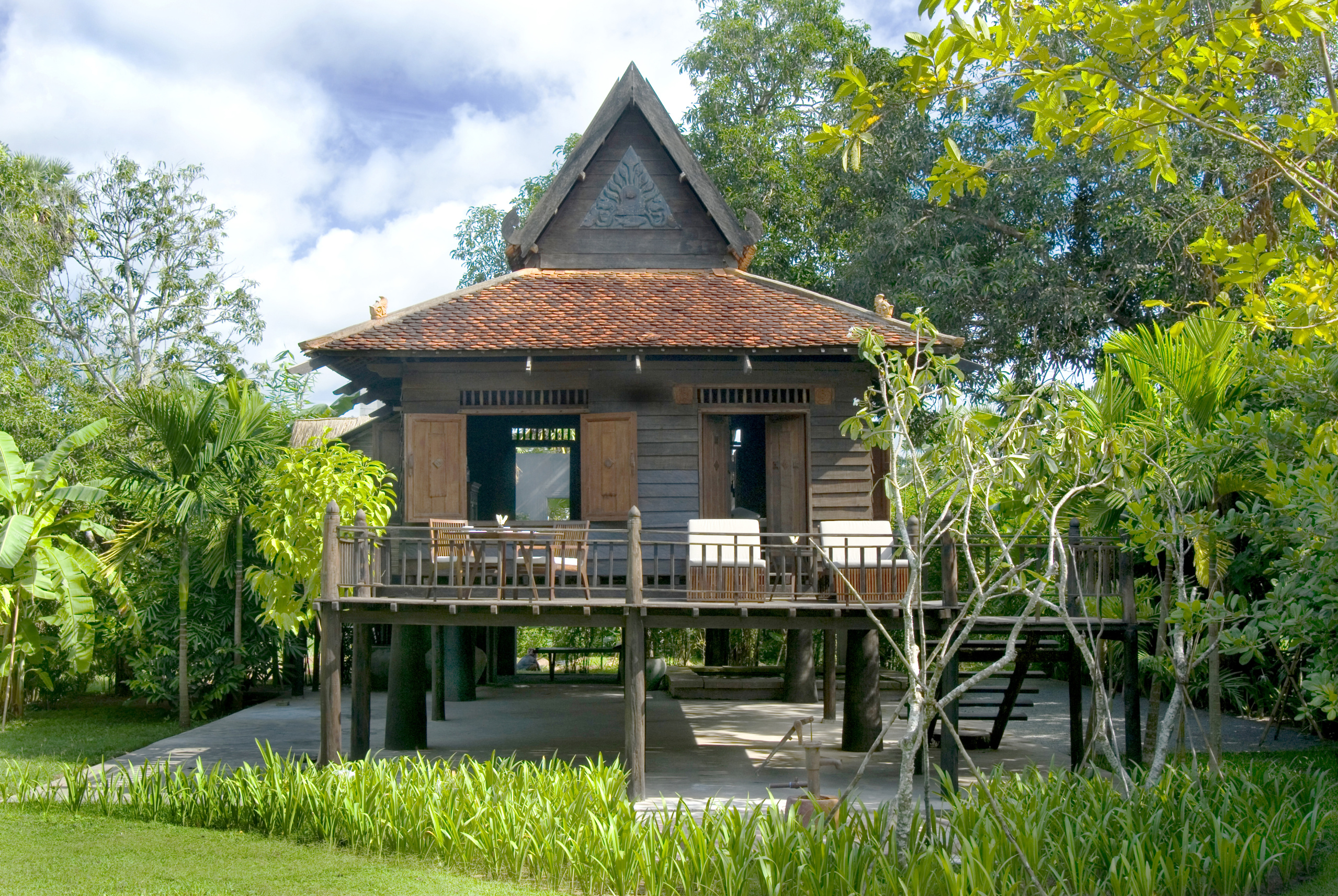 Khmer Village House Exterior Day_High Res_9135 Amansara