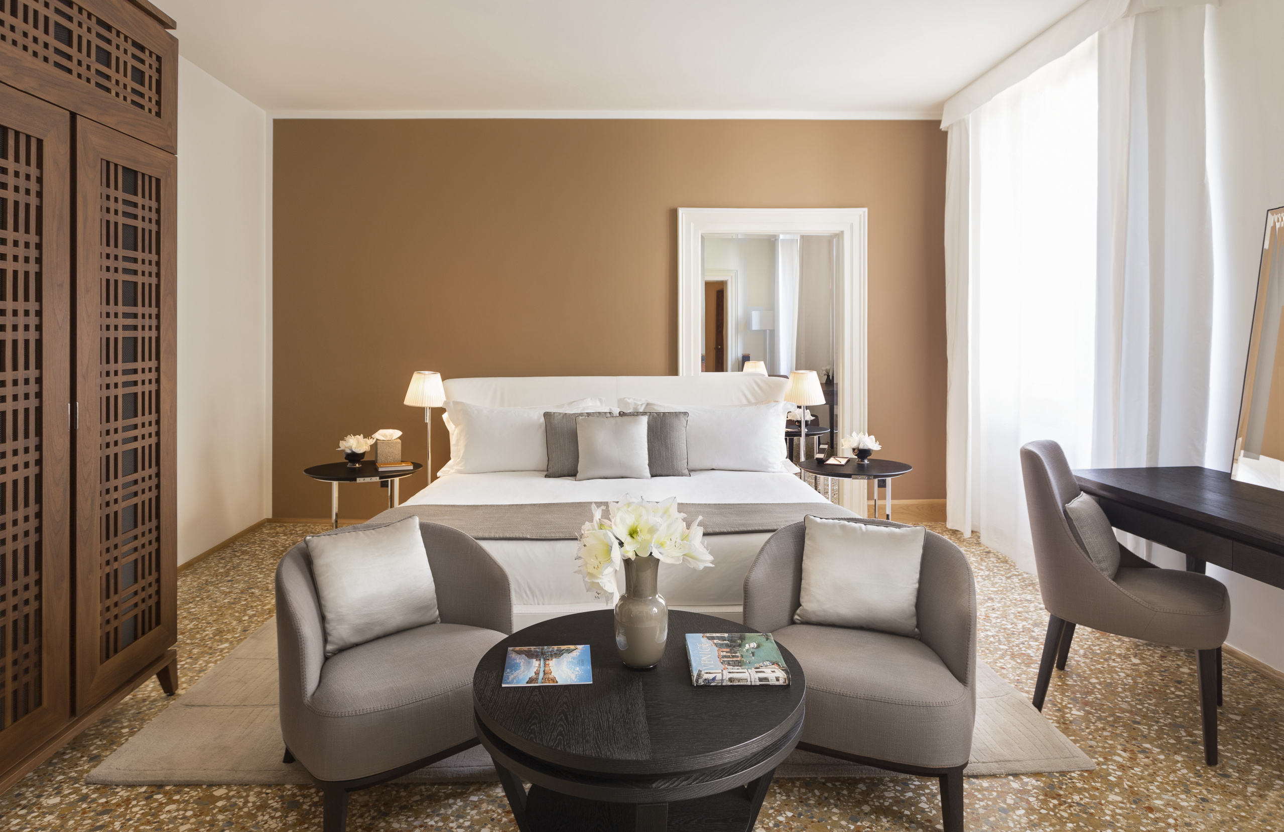 Palazzo Chamber Luminoso_High Res_937 Aman Venice Hotel