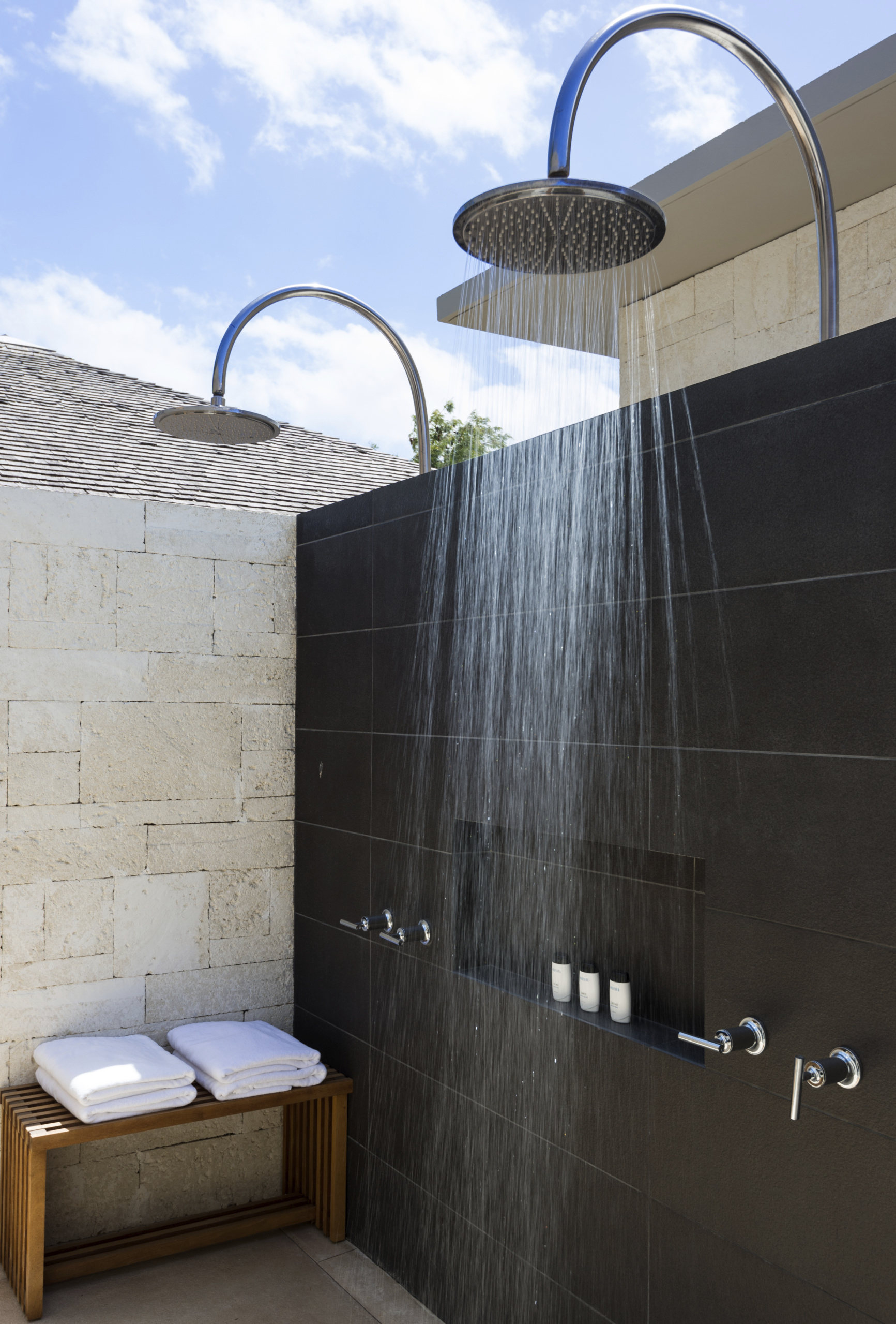 Villa shower_High Res_7635 Amanyara