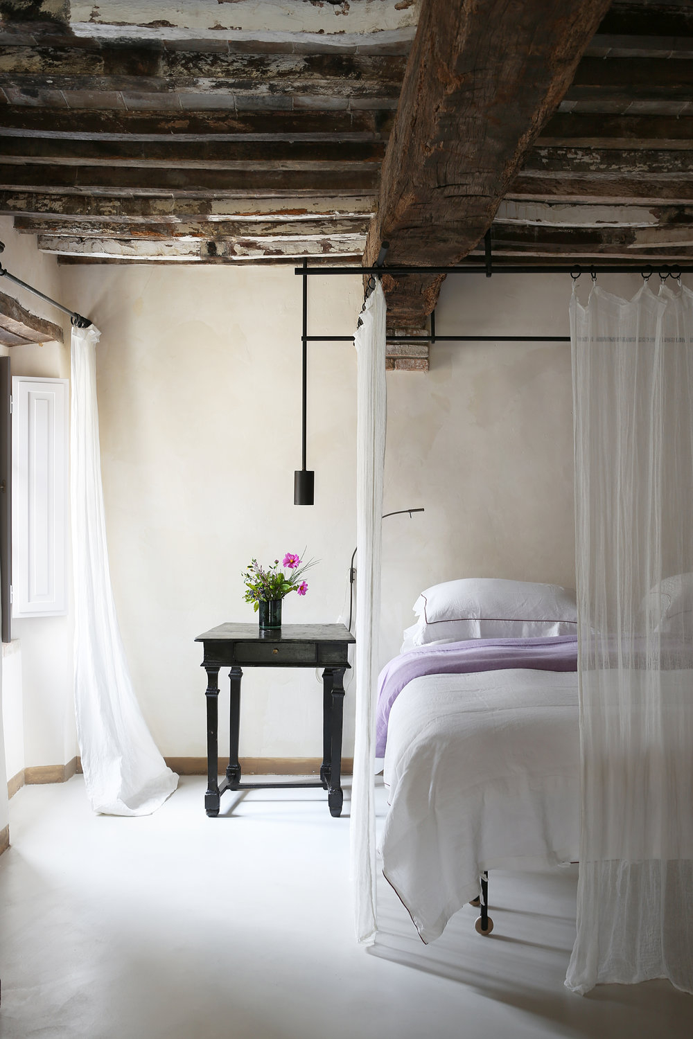 TheVenueReport-MonteverdiTuscany-InBedWithMe-02 Monteverdi Tuscany