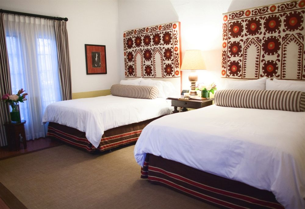 deluxe guest room - colony palms hotel The Colony Palms Hotel and Bungalows