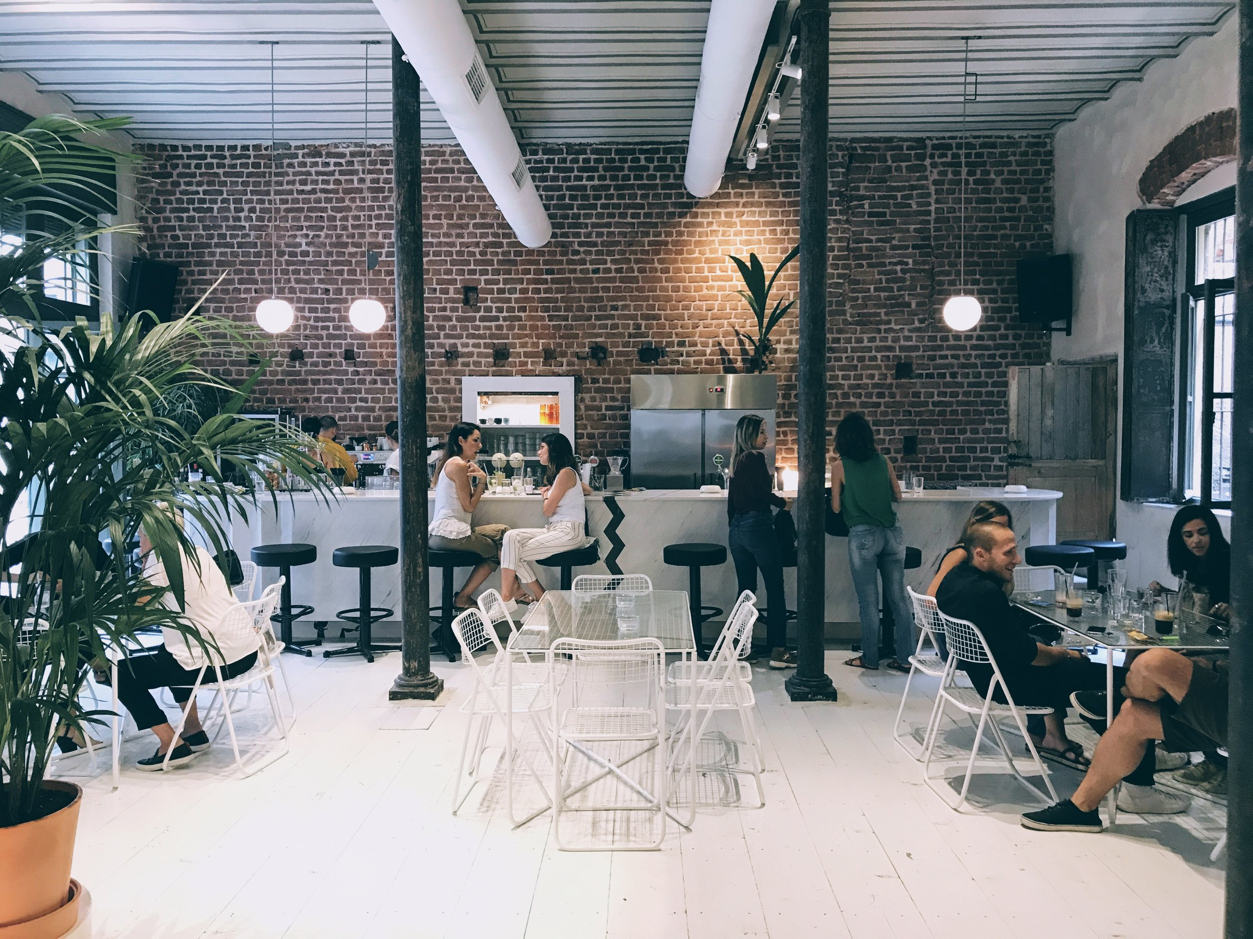 Ypsilon-TravelFoodPeople-05 Ypsilon